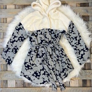 EUC. Lilka {Anthro} Textured Navy Blue & Cream Bathrobe + Pocket | XS · Small